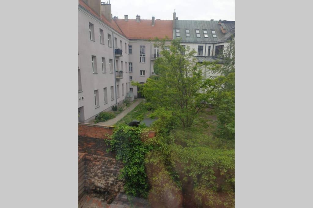 Apartament W Kamienicy Przy Plantach Kalisz  Exterior photo